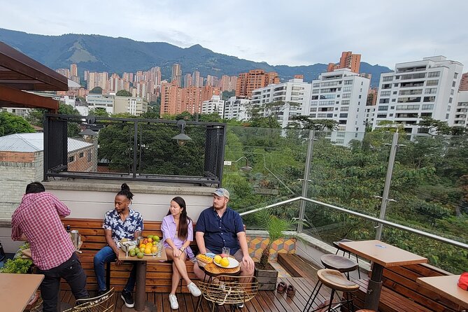 FlyVours Colombia Fruit and Cocktail Tasting - Making at least 3 cocktails, and sharing them