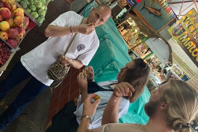 Food tour in Cali with exotic fruits, breads and drinks - Timing, group size, and what 2 hours feels like