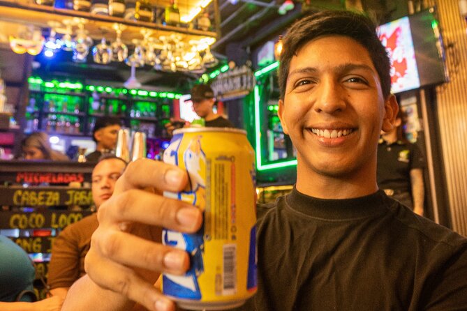 Friday Night Bar Crawl in Santa Marta, Colombia - Stop 2: Blanco y Negro (formerly El Mono Rojo) and the 2x1 strategy