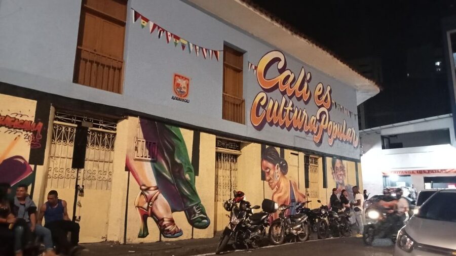 Friday Salsa Pub Crawl in Cali - Language, guiding style, and how you’ll get along as a non-Spanish speaker