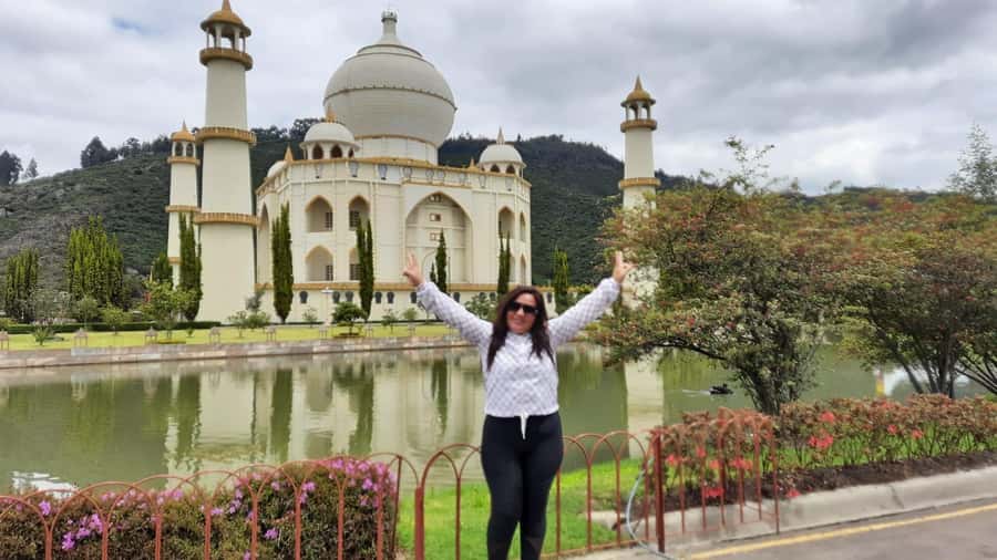 From Bogota: Excursion to Jaime Duque Park - Taj Mahal replica: the best photo stop to slow down for