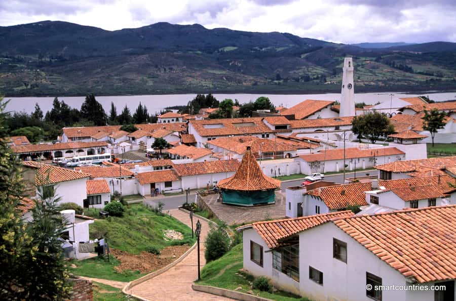 From Bogotá: Lake Guatavita and the El Dorado Legend Tour - El Dorado becomes a place, not just a story