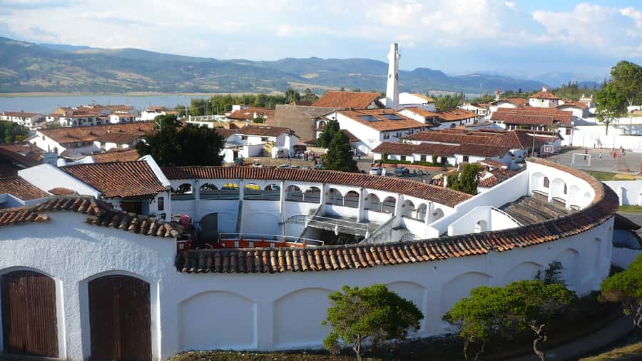 From Bogotá: Lake Guatavita and the El Dorado Legend Tour - The short hike to Lake Guatavita Natural Park