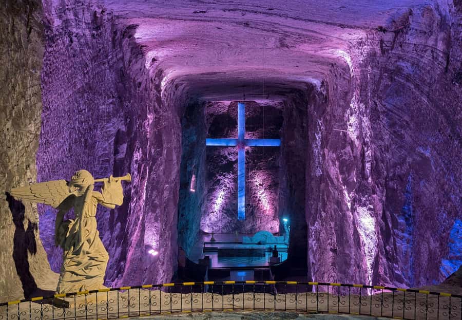 From bogota: Salt Cathedral tour a Cultural Heritage Tour - Zipaquirá town time, colonial streets and lunch on your schedule