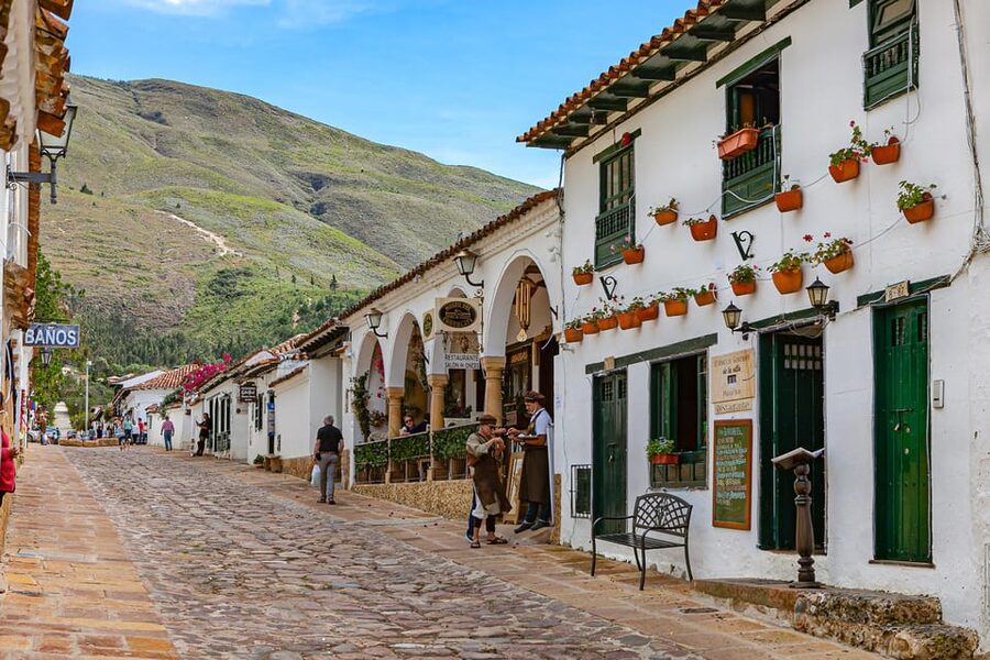 From Bogotá: Tour to Villa de Leyva, Ráquira, Casa Terracota, and Pozos Azules - Villa de Leyva: Plaza Mayor, church, and museum without the museum fatigue
