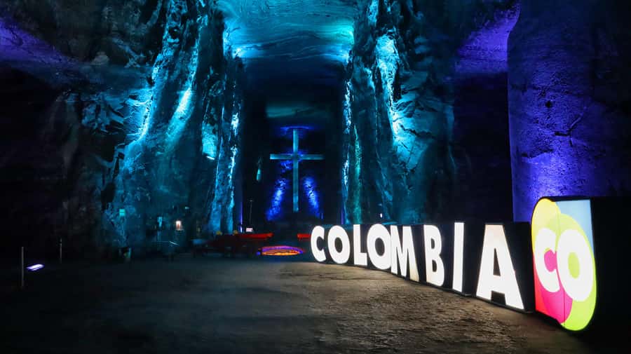 From Bogotá: Zipaquira Salt Cathedral Tour with Hotel Pickup - Lighting, sculptures, and practical tips for enjoying the show