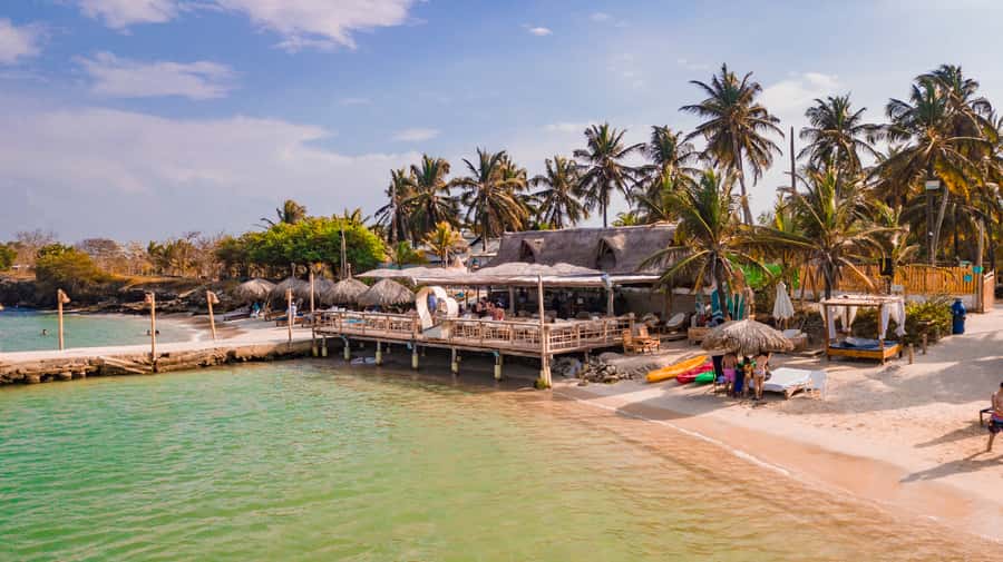 From Cartagena: Palmarito Beach With Buffet Lunch And Pool - Getting there from Bocagrande: the speedboat jump and timing