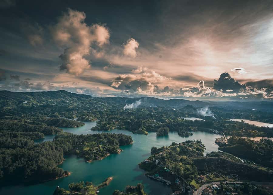 From Medellín: Guatape Private Tour, El Peñol, Boat Ride - La Réplica del Peñol: Why This Stop Helps Your Whole Day