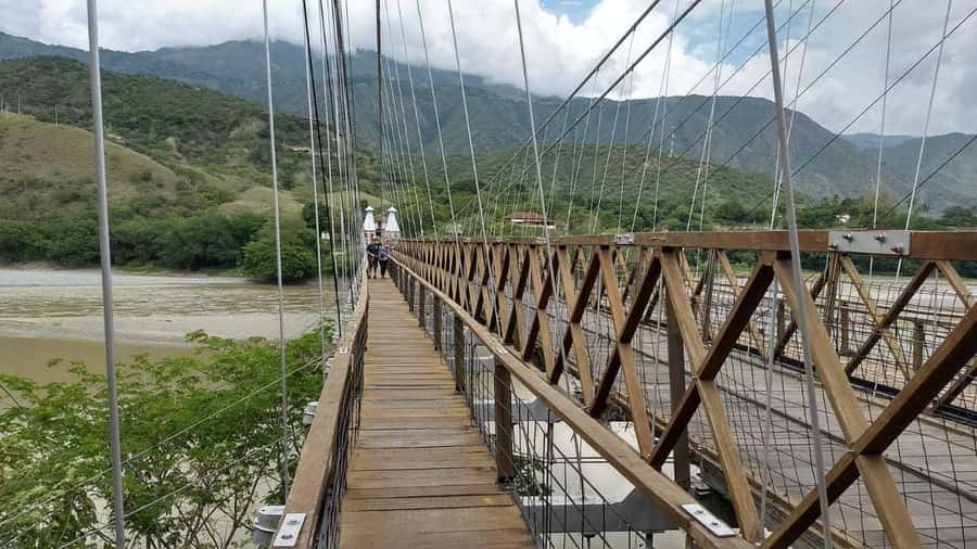 From Medellín: Private Santa Fe de Antioquia Tour - Cauca River area and the gondola ride: a fun break in the middle