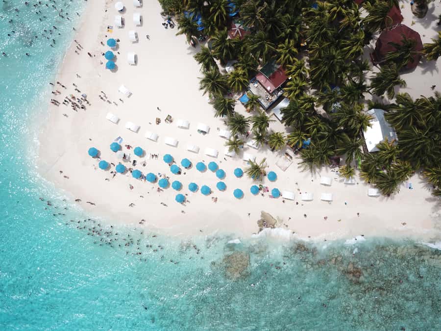 From San Andrés: Speedboat Tour to Johnny Cay Island - Johnny Cay by speedboat, and why the timing is the point