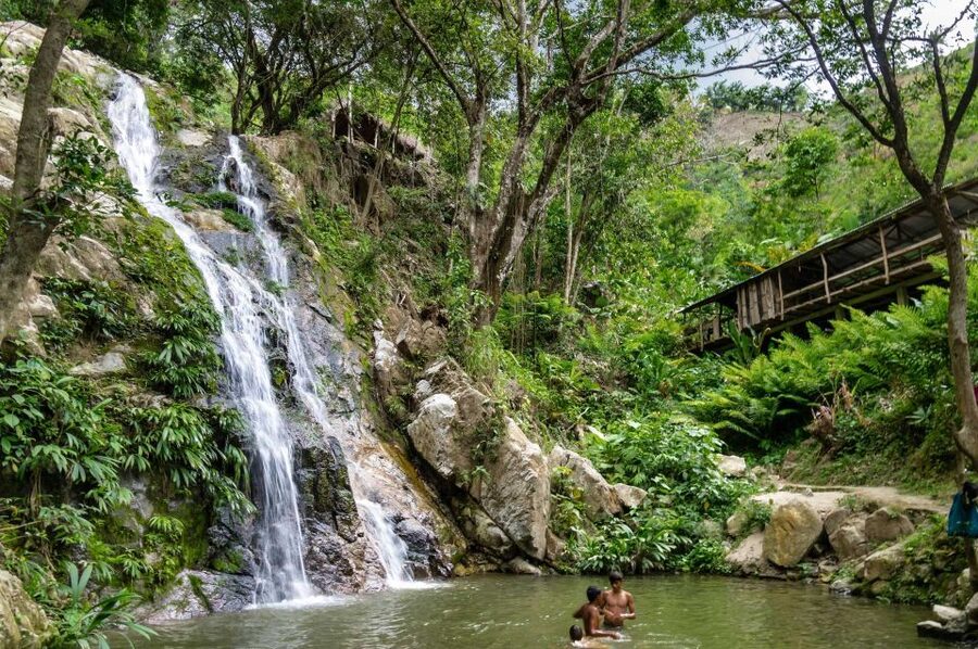 From Santa Marta: Marinka Waterfalls 4x4 Tour with Transfer - What to bring so you enjoy the pools instead of regretting the walk