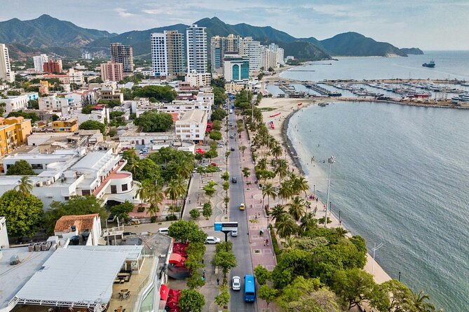 Full City of Santa Marta Tour and its Charms - Parque de Los Novios: local life, food, and an easy breather