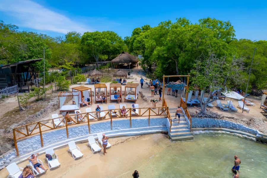 Full day at isla encantada beach - Optional activities: snorkeling, paddle boarding, and jungle hiking