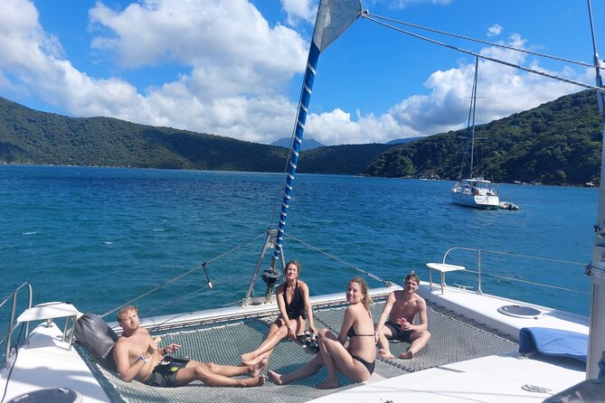 Full-Day Catamaran Tour through Tayrona - Bahía Concha or Gayraca: the real heart of the day