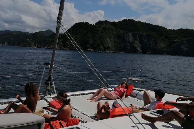 Full-Day Catamaran Tour through Tayrona - The return sail at 3:30 PM, then Santa Marta sunset