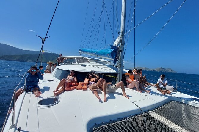 Full-Day Catamaran Tour through Tayrona - Meeting at the marina, and why the morning can feel bumpy