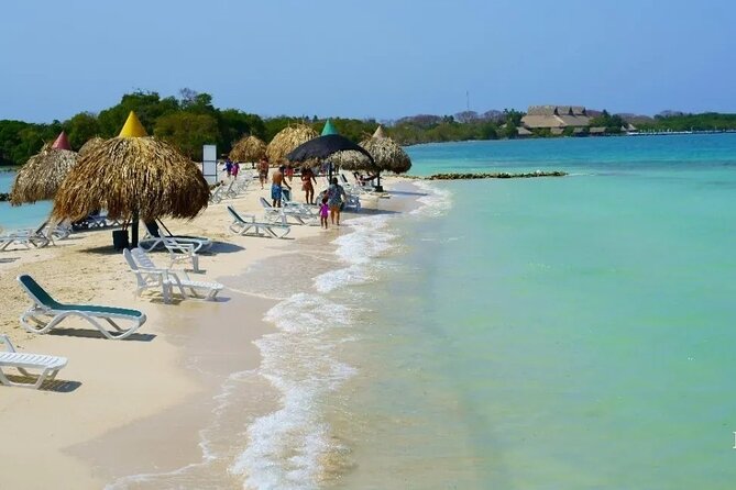 Full Day Private Beach Club Palma Island and Full Food - The route through San Bernardo and Islas de Rosario before Palma