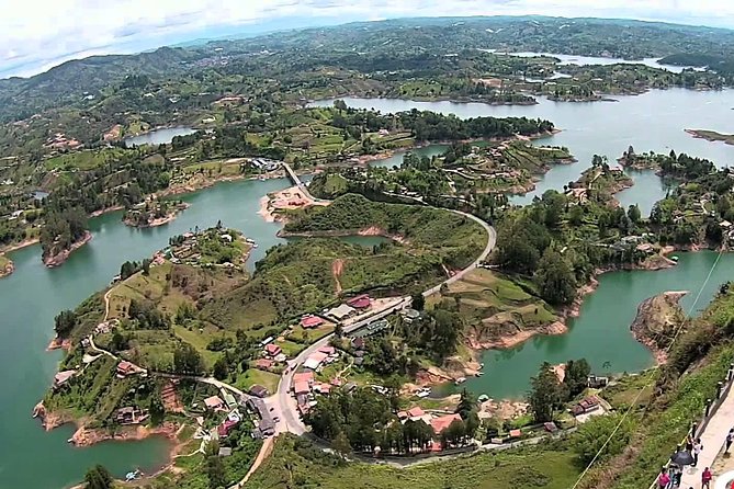 Full-Day Private Guatape Coffee Villa Tour from Medellin - What makes this tour feel worth $189 per person