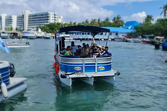 Full Day Private Pontoon Tour Around San Andrés Island - Stop 1: San Andrés Island, setting the tone with sea time