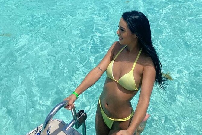 Full Day Private Pontoon Tour Around San Andrés Island - Who this private pontoon tour is best for