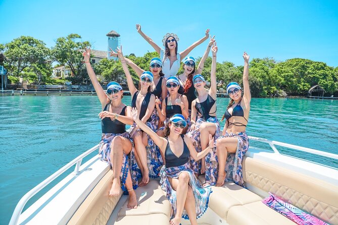Full Day Private Tour of the Rosario Islands by Boat 29/30 ft - Music, Plastic, and Crew Meals: A Balanced Guide for a Better Day