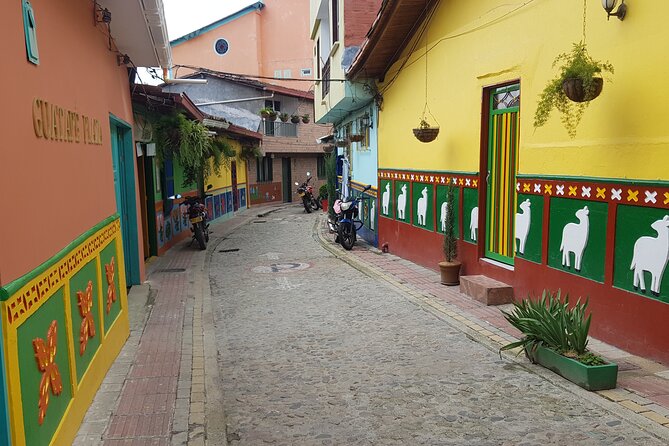 Full Day Private Tour to Guatapé and El Peñol - Price and Value: Is $149 Per Person Worth It?