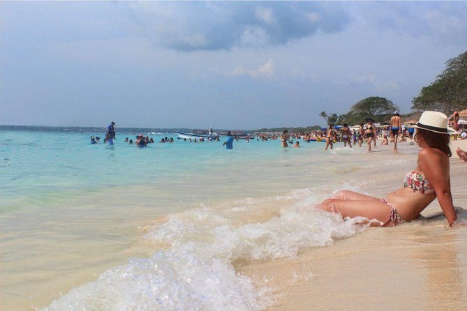 Full day rosario island, cholon, agua azul, baru and free snorkell - Stop 1: Islas de Rosario Snorkeling Gear and Water-First Time