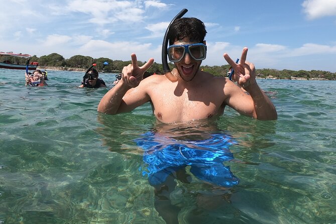 Full day tour islands of Rosario vip - Private Islands Lunch and Swim Time: Where the Day Relaxes