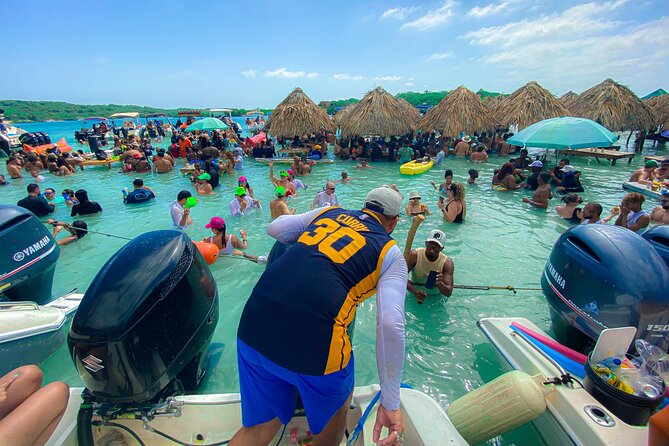 Full day tour islands of Rosario vip - Cholón Party Island: Music, Culture Mixing, and Real-World Timing
