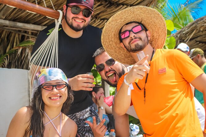 Full Day Tour to the Playa Blanca National Aviary and Plankton - Food and the 30,000 COP lunch voucher: plan around limited options later