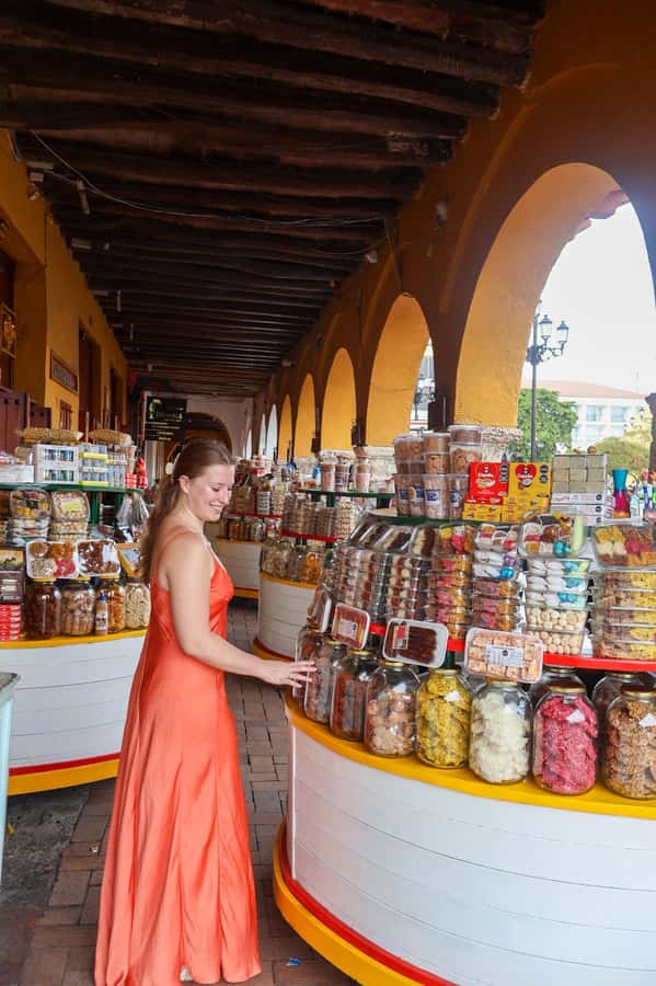 Gastronomic tour and professional photos in the old city - Who should book this tour, and who may want to skip it