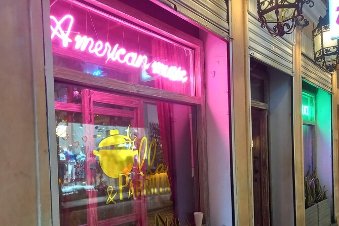 Get the Nightlife vibe in Old City! - Barrio Getsemaní discos: when the music turns up and you join the flow
