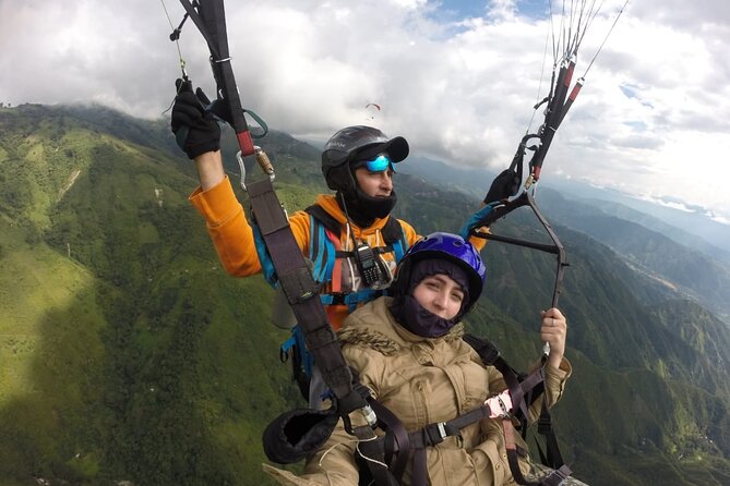 Go Paragliding in Medellín with private transporter service - If weather changes the route: the Bello landing plan