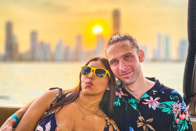 Golden Hours Cartagena : Sunset Boat Ride, Open Bar & Island Party - The 5:00 pm timing that makes the whole night click