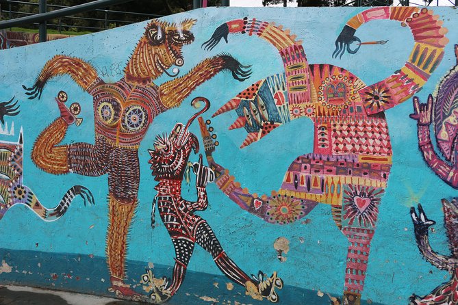 Graffiti Tour in La Candelaria Bogotá - Avenida Jimenez: artists’ perspectives and what to watch for