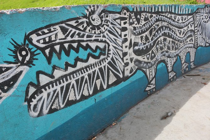 Graffiti Tour in La Candelaria Bogotá with Transportation - La Concordia Park and the marketplace where ideas collide