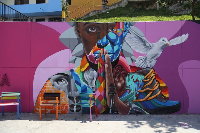 Grafiti tour Commune 13 in Medellin with other travellers - Stop 2: Estadio Station, Where the Route Makes Sense