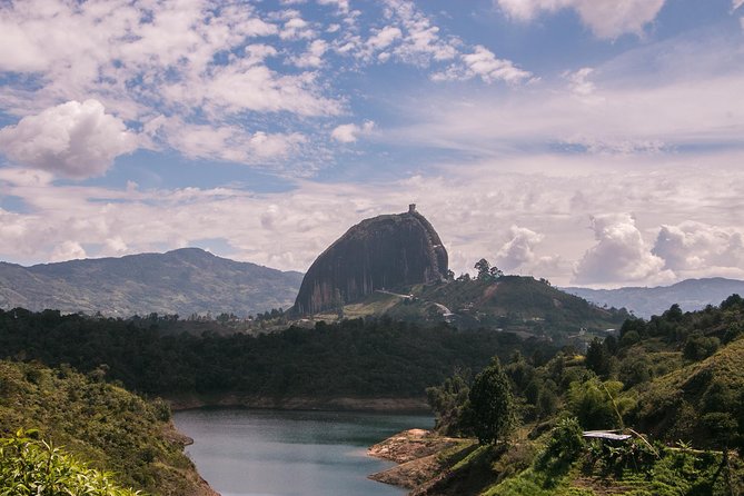 Guatape and El Peñol Day-Trip from Medellin - The stair climb up La Piedra: what to expect and how to pace