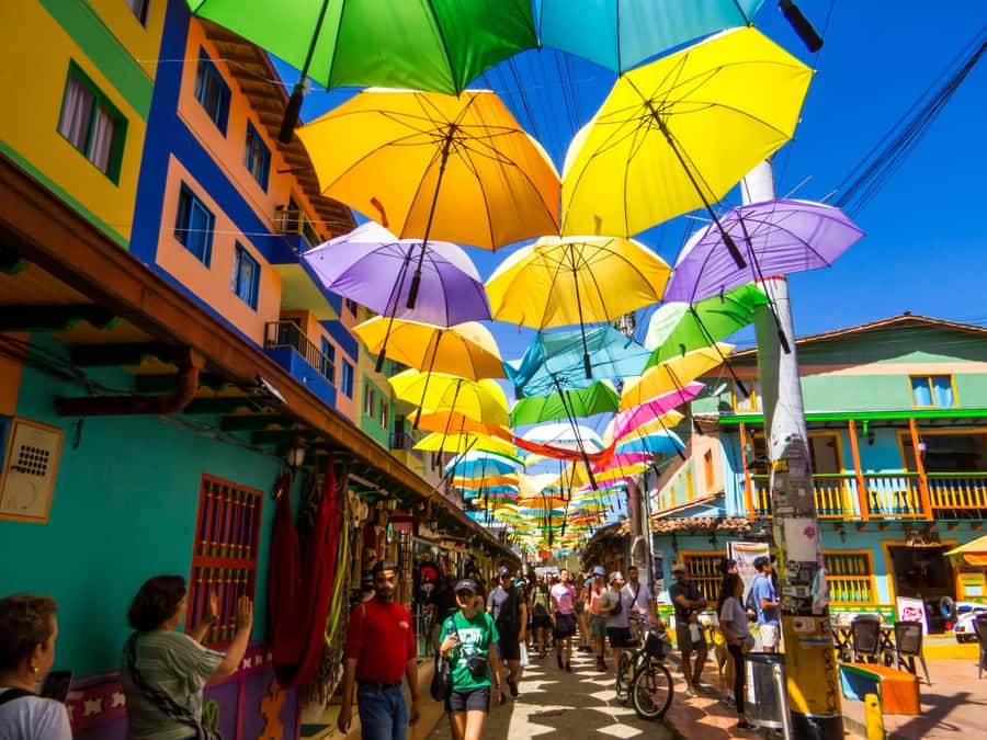Guatape and El Peñol Rock Tour: Private or Shared - Why El Peñol Rock and Guatapé click together