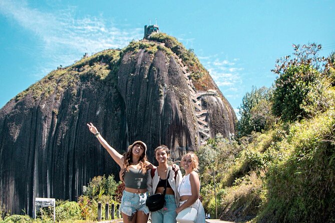 Guatape and El Peñol Rock Tour: Private or Shared - Getting out of Medellín: what the timing really means