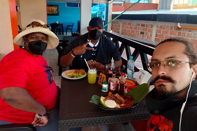 Guatapé and the rock Full Day Private Tour - Guatapé Town Time: Lunch, Photos, and How to Use Your 2 Hours