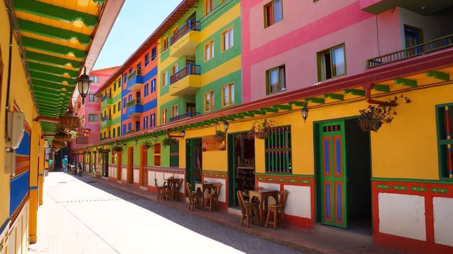 Guatape Coffee Villa including Rock Town & Waterfall - The organic coffee villa on the Andes: what the hands-on lesson actually adds