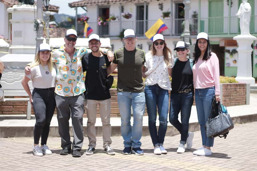 Guatapé: Day trip with Transport, Food & Boat - Medellín to Guatapé, Without the Guesswork