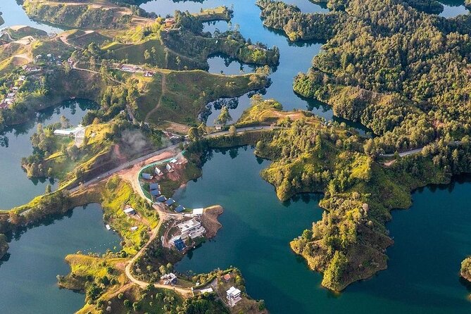 Guatapé Full Day Tour - Piedra del Peñol with meals & boat tour - The value formula: breakfast, lunch, and a dam boat ride