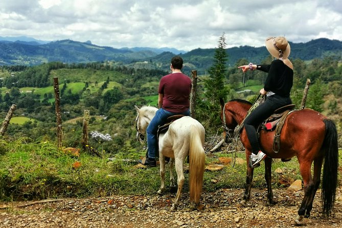 Guatape & Horse Ride & El Peñol Rock & Quaint Town From Medellin - Why this Guatapé and El Peñol day trip starts in the stables