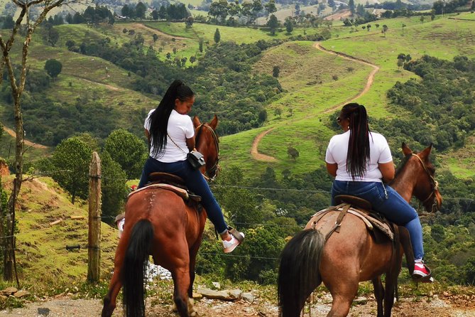 Guatape & Horse Ride & El Peñol Rock & Quaint Town From Medellin - From first-time rider to comfortable trail time