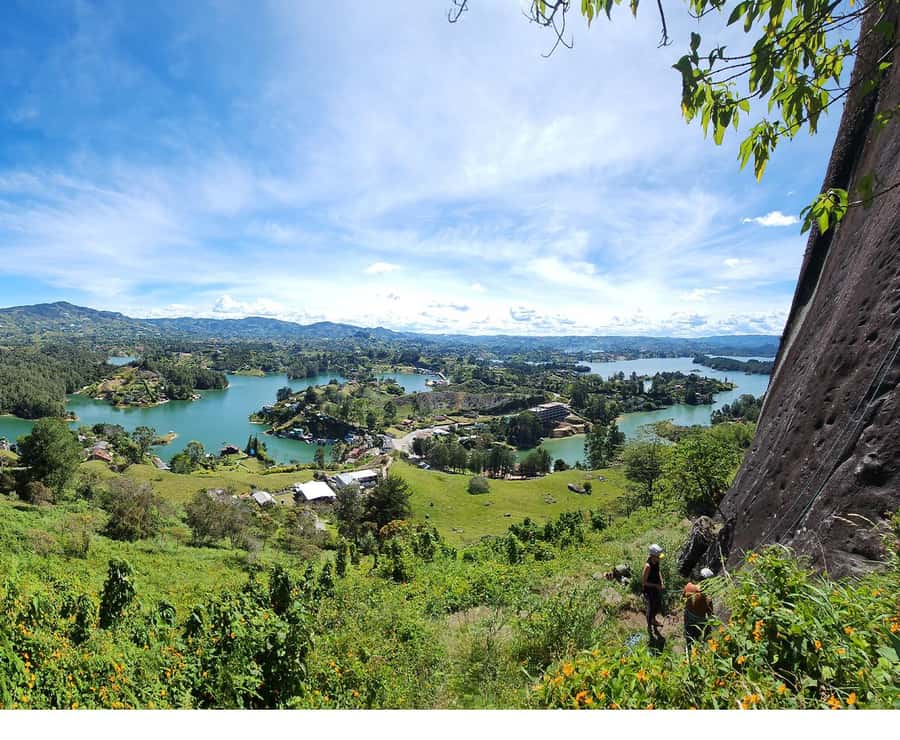 Guatapé: Iconic rock climbing for beginners and experts. - Professional, bilingual guidance that keeps you calm and moving