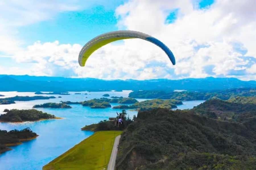 Guatape: Paragliding Experience - Flying the Guatapé Reservoir, Plus Peñol Rock in the View