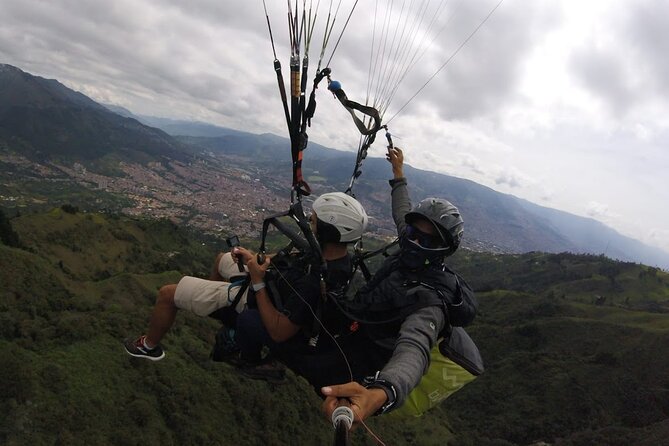 Guatape Private Adventure Tour with Paragliding - Logistics that help you enjoy the day more