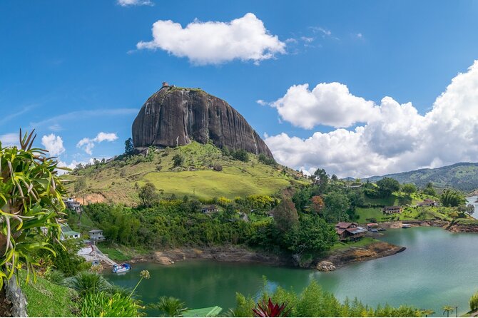 Guatape Private Tour with Helicopter Ride from Medellin - Guatapé Town Time: Zócalos, Coffee, and Reservoir Activities You Can Add On